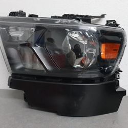 2019 2022 DODGE RAM 1500 LEFT SIDE HEADLIGHT HALOGEN BLACK BEZEL