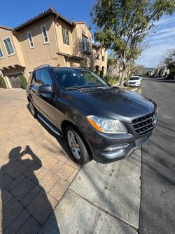 Clean 2015 ML 350 - SUV