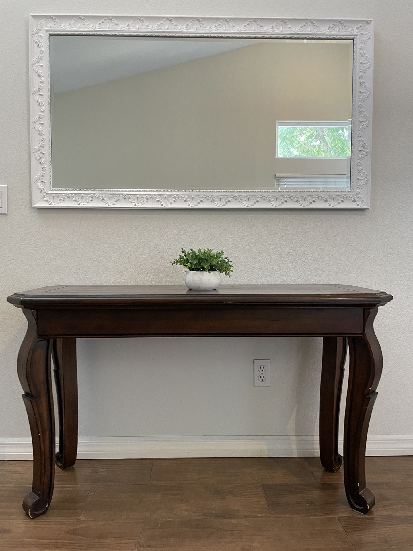 Side wood table