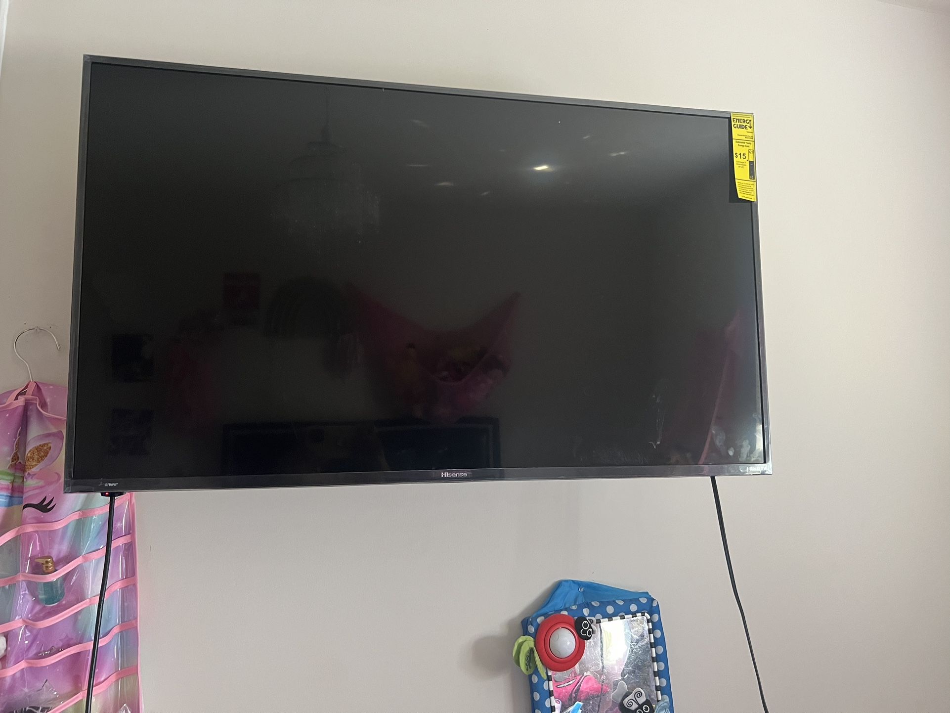 Hisense - 43" Class R6G Series LED 4K UHD Smart Roku TV