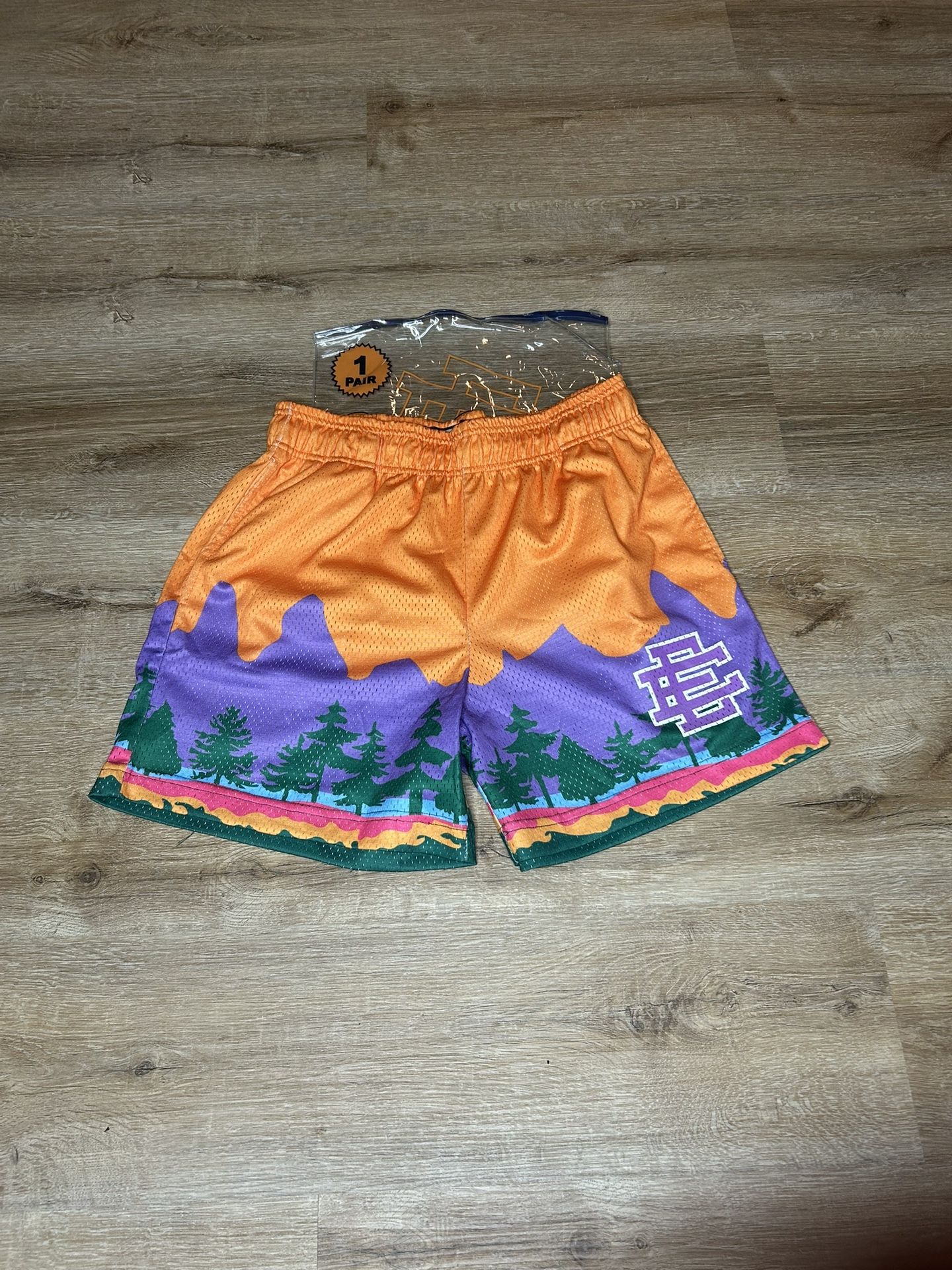 Eric Emanuel Shorts Size Small