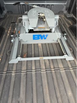 B&W 5th wheel hitch slider
