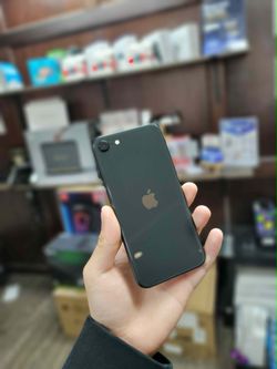 iPhone SE 2nd Gen 4.7" (Unlocked) 64GB Good Black