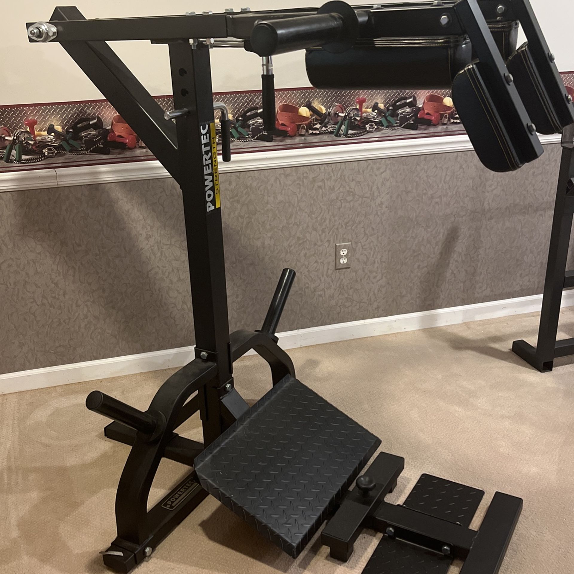 Powertec Squat Machine