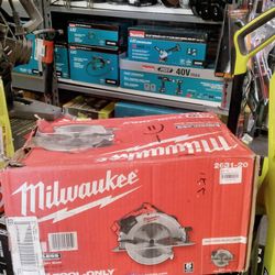 MILWAUKEE M18 BRUSHLESS 7 - 1/4" CIRCULAR SAW (TOOL ONLY)
