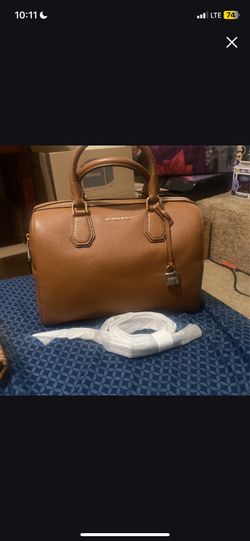 Micheal kors purse worn a few times