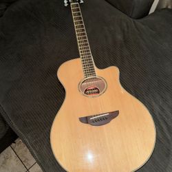 Yamaha Guitar APX600