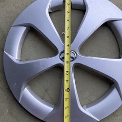 Toyota OEM Hub Caps