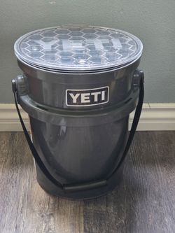 YETI - 5 GALLON - Charcoal Loadout Impact Resistant Fishing Utility Bucket + Lid