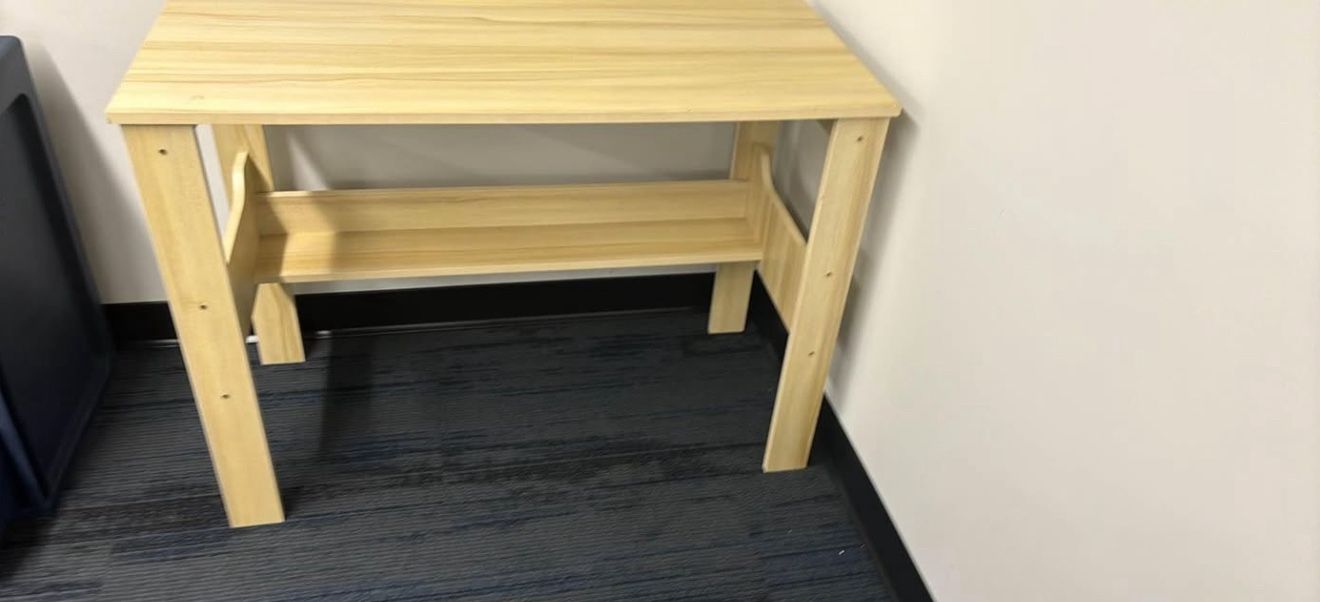 Compact Wooden Desk β Great Condition!