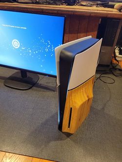 Slim PS5 (version 2) with disc drive