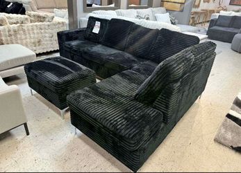 NEW SECTIONAL SOFA QITH OTTOMAN AND FREE DELIVERY PAY ON ARRIVAL