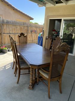 6 Chair Dinning Table.