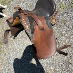 Sydney Saddle 