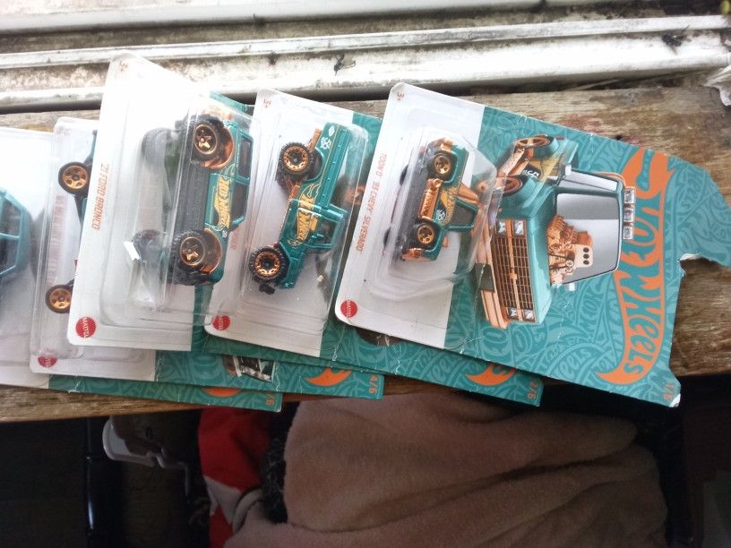 ALL 6 HOT WHEELS