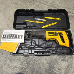 DeWalt DW303 Reciprocating Saw with Case