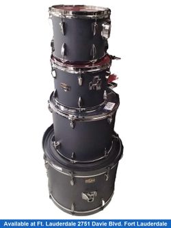 Tama 323011 Black Drum Set