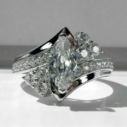 Gorgeous 925 Silver Plated Zircon Ring - Perfect for Weddings & Everyday Wear!
