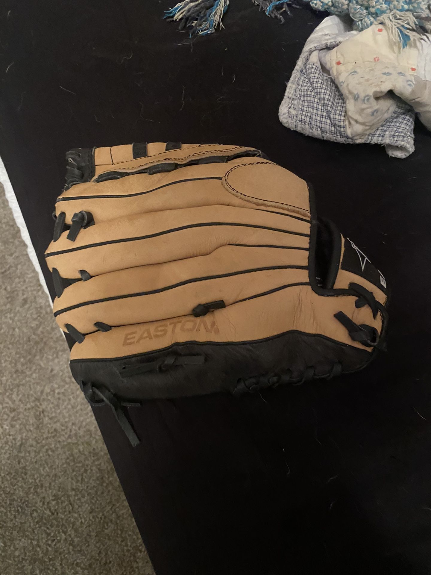 Easton baseball Glove