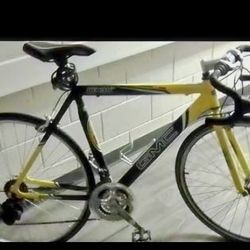 GMC Denali 700cc Road Series Bike 21 speed 22.5" Frame