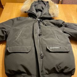 Canada Goose Woman’s Chilliwack Down Bomber Jacket (LG)