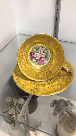 Vintage Japan Applied Gold Rose Floral Hand Painted Yellow Cup & Saucer; Teacup