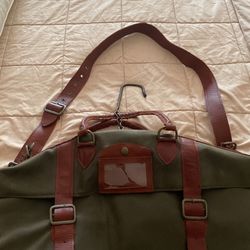 TOMMY BAHAMA Matching GARMENT & DUFFEL BAG