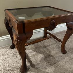 Vintage Mahogany Chippendale/Queen Anne End Table 