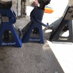 Used Jackstands (2)Duralast 2.5 Ton (1) Husky 3 Ton