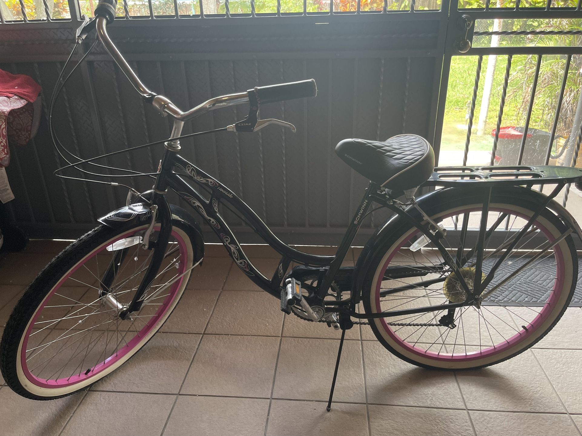 Schwinn Retro Vintage Style Schwinn Black Pink Beach Cruiser Riverside 7 Speed Bicycle. 26” wheels.