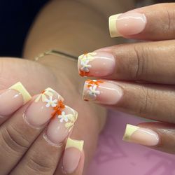 Poly Gel Short Nails For 40$ With Any design 