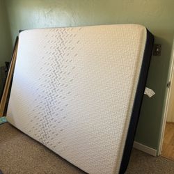 Nectar Queen Mattress - Exceptional Condition