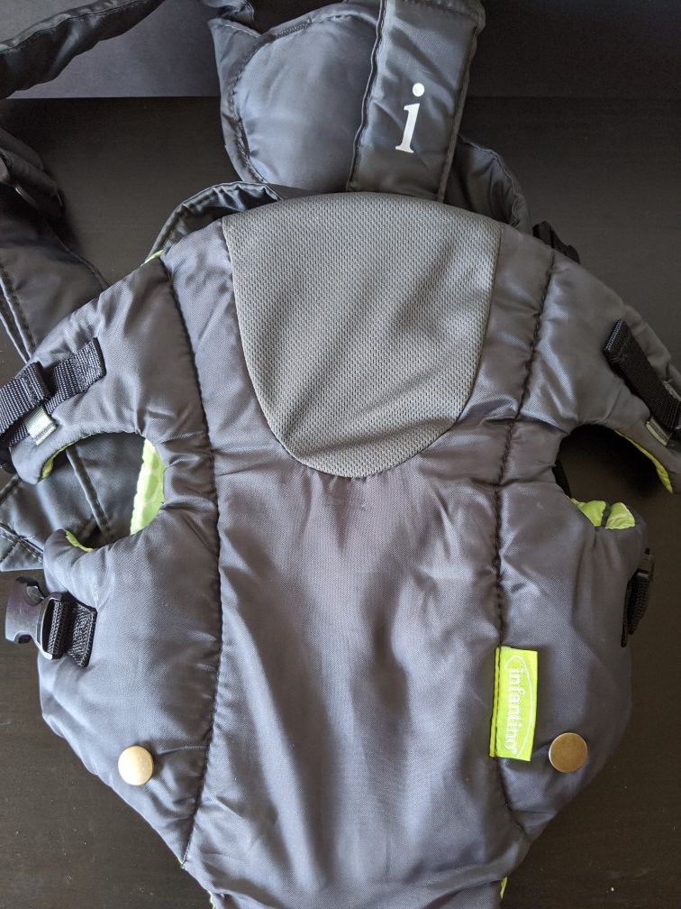 Infantino Baby carrier