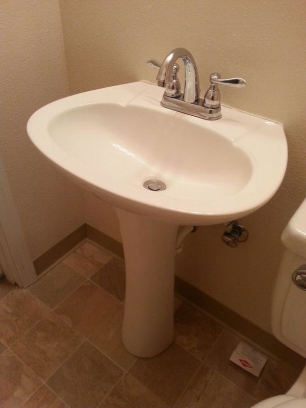 White Karat Pedestal Sink And Chrome Faucet Set For Sale In Lynnwood Wa Offerup