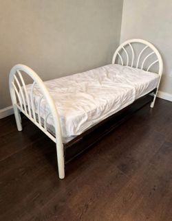 Twin bed