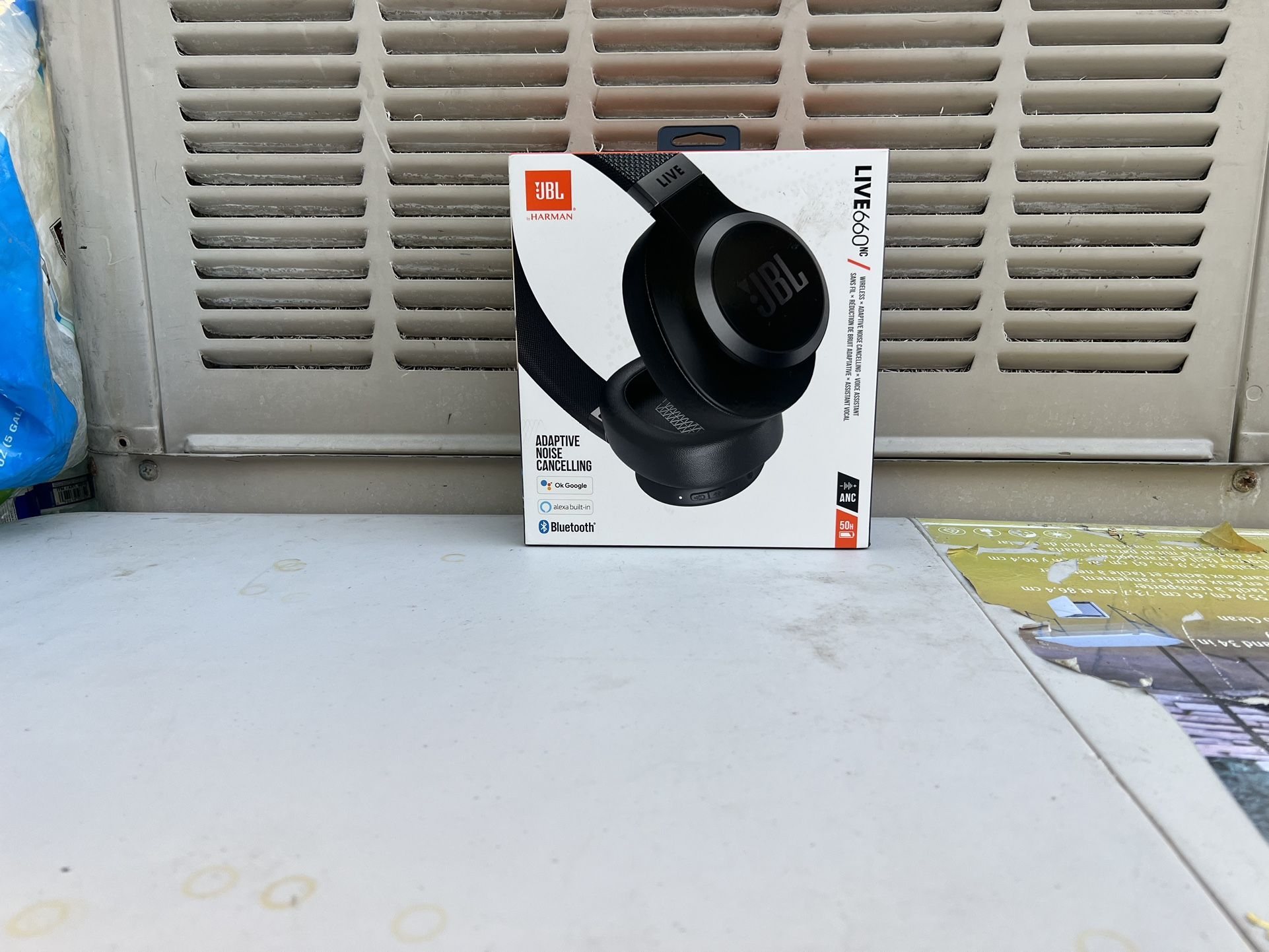 JBL Live 660NC Wireless Headphones One - Hear