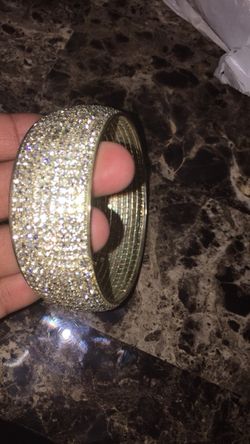 Brand new full stones bracelet size 2.8 ladies size