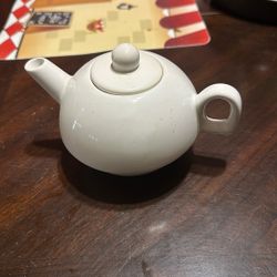 Ceramic Tea/creamer Pot