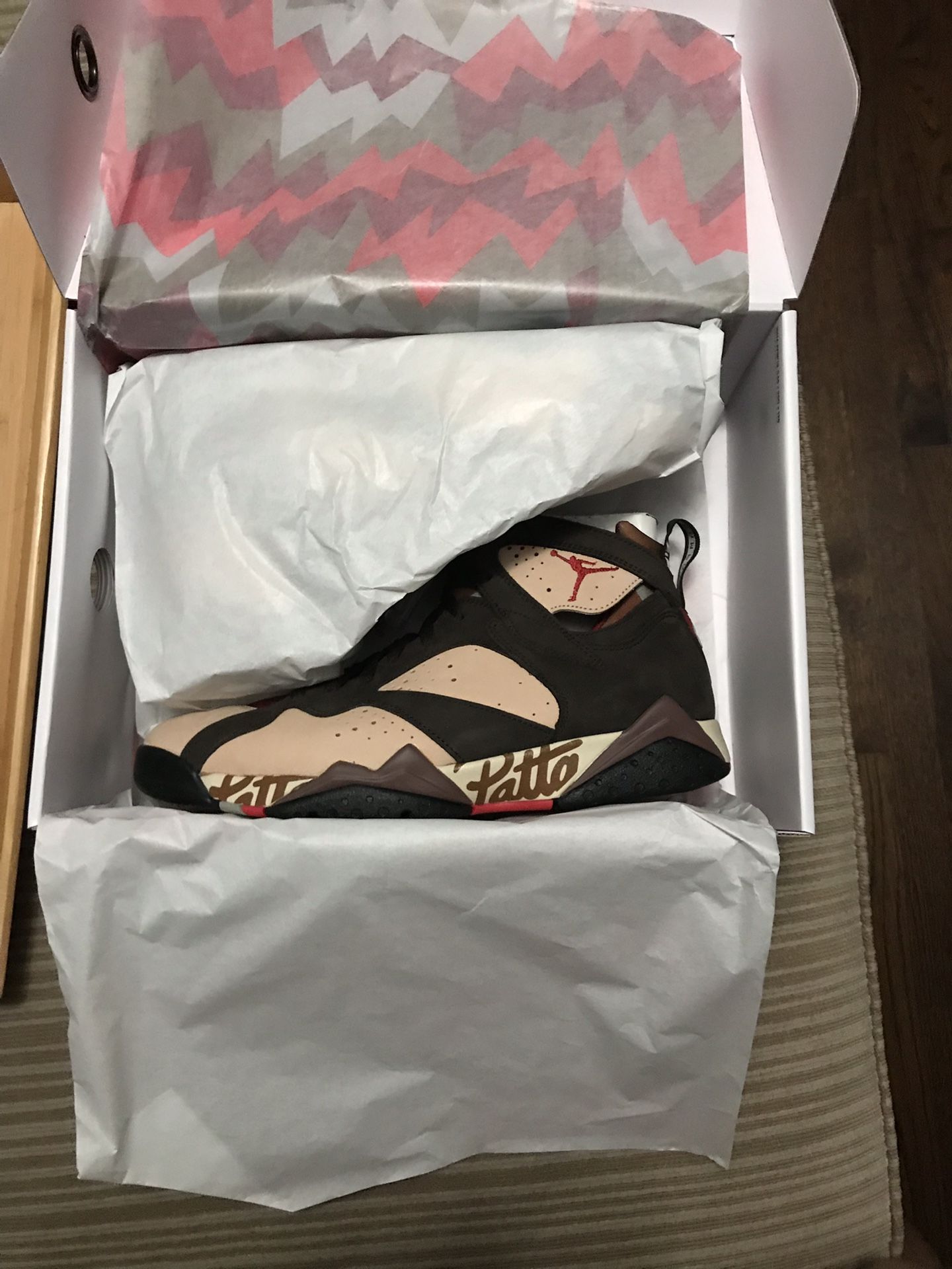 BRAND NEW. JORDAN 7 X PATTA SIZE 11NEW ARROW LIGHT