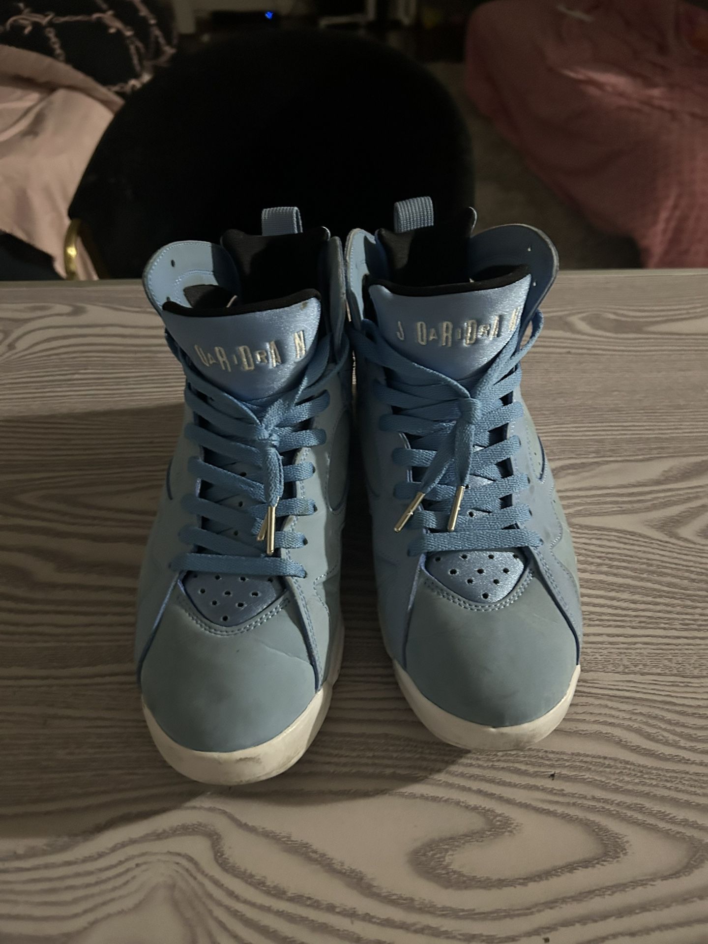 Jordan 7s Retro Pantone
