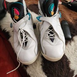 Jordan's Mens Size 9