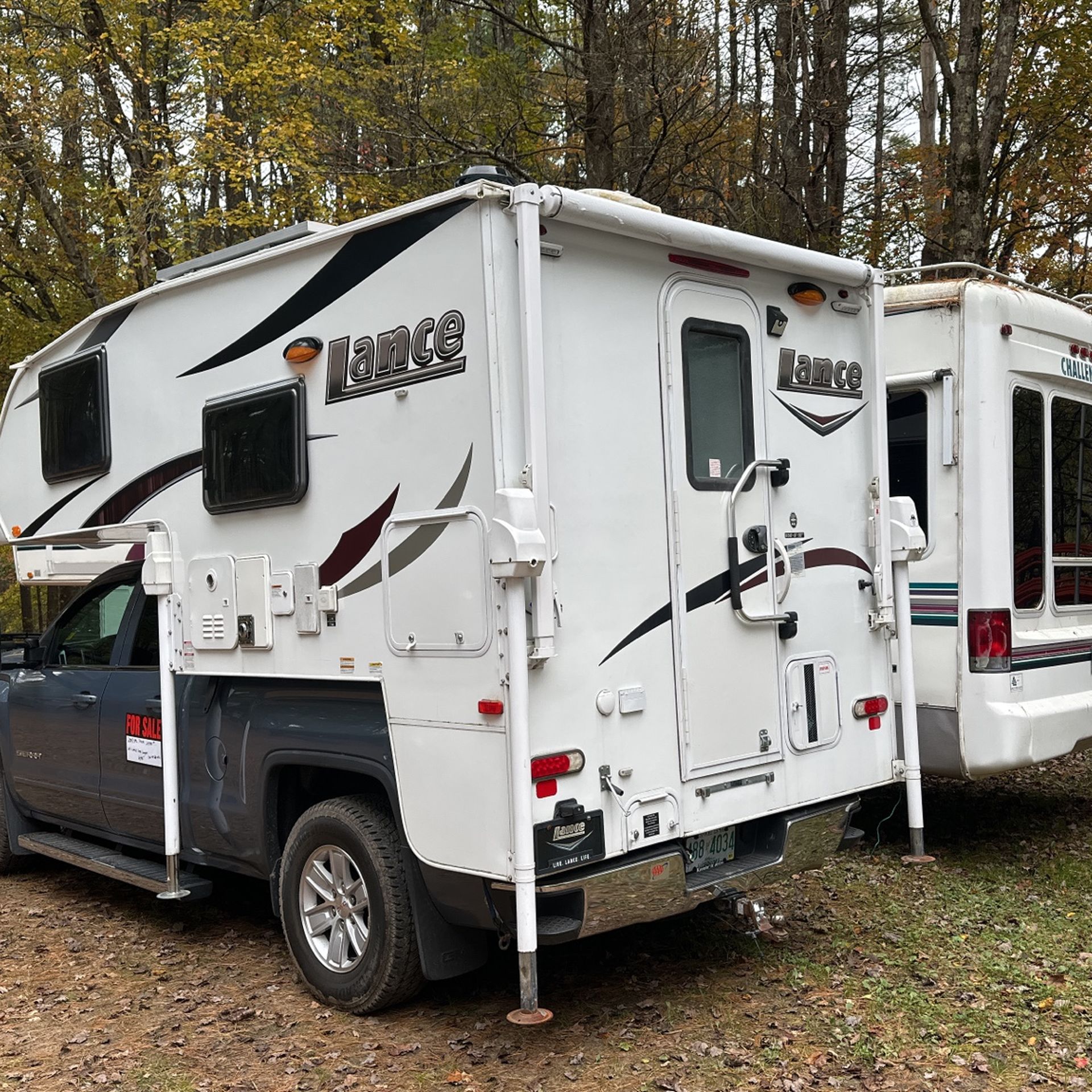 2017 Lance 650-6’-10” self contained has a/c max air roof vent 18000 btu heater does not need to be registered !great for weekend camping trips !