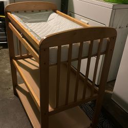 Diaper Changing Table With Pad 