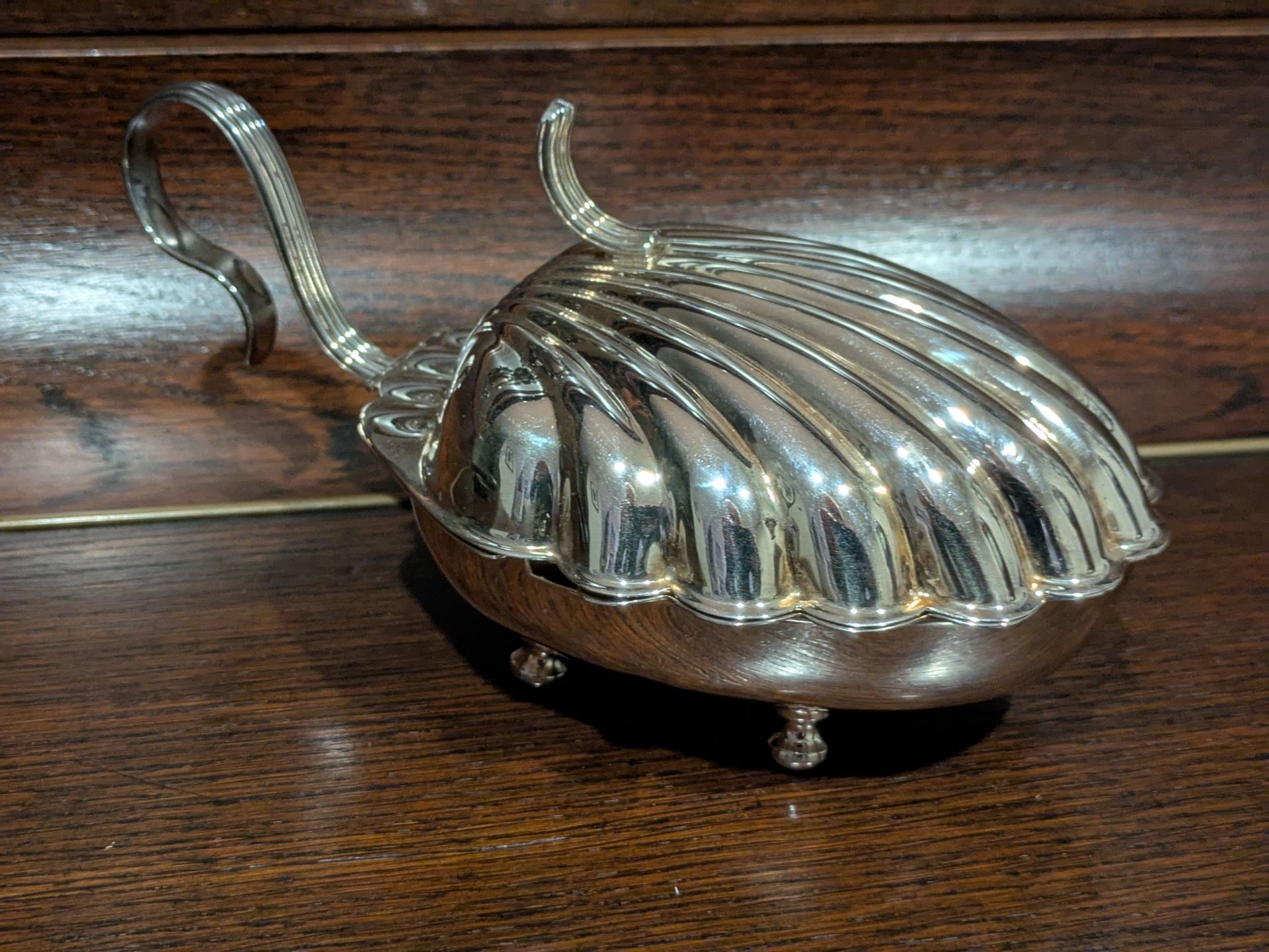Purciani is a high-quality Italian silverplate manufacturer known for mid-century modernist barware and serving pieces. This vintage item offers styli
