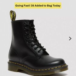 Dr Martens | 1460 | Size 5 Men / 6 Women 