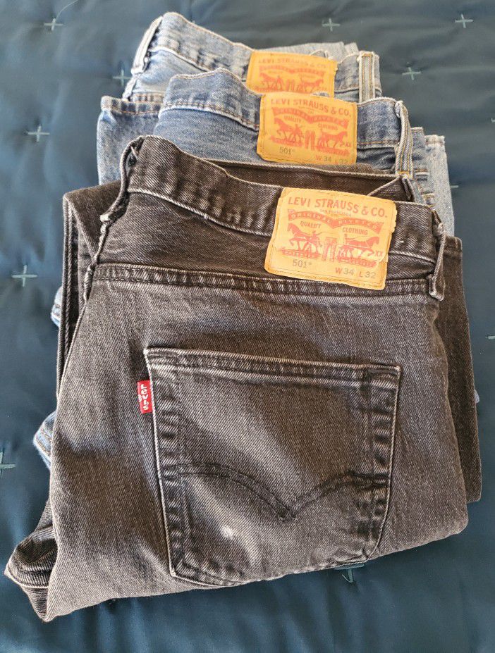 MEN'S LEVI'S 5O1 BUTTON FLY JEANS. ALL 3 JEANS ARE 34W x 32L. STILL IN GOOD SHAPE. 