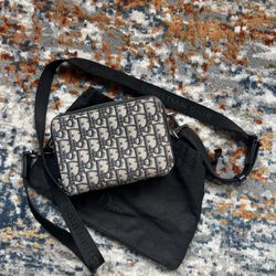 Authentic Beige and Black Dior Oblique Jacquard Pouch Messenger Side Bag with Shoulder Strap