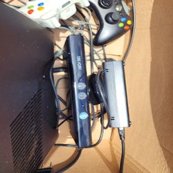 Xbox 360 With Connect 2 Controllers 