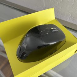 Corsair Dark CORE RGB PRO SE Wireless FPS/MOBA Gaming Mouse with Qi Charging – 18,000 DPI – 8 Programmable Buttons – Sub-1ms Wireless – iCUE Compatibl