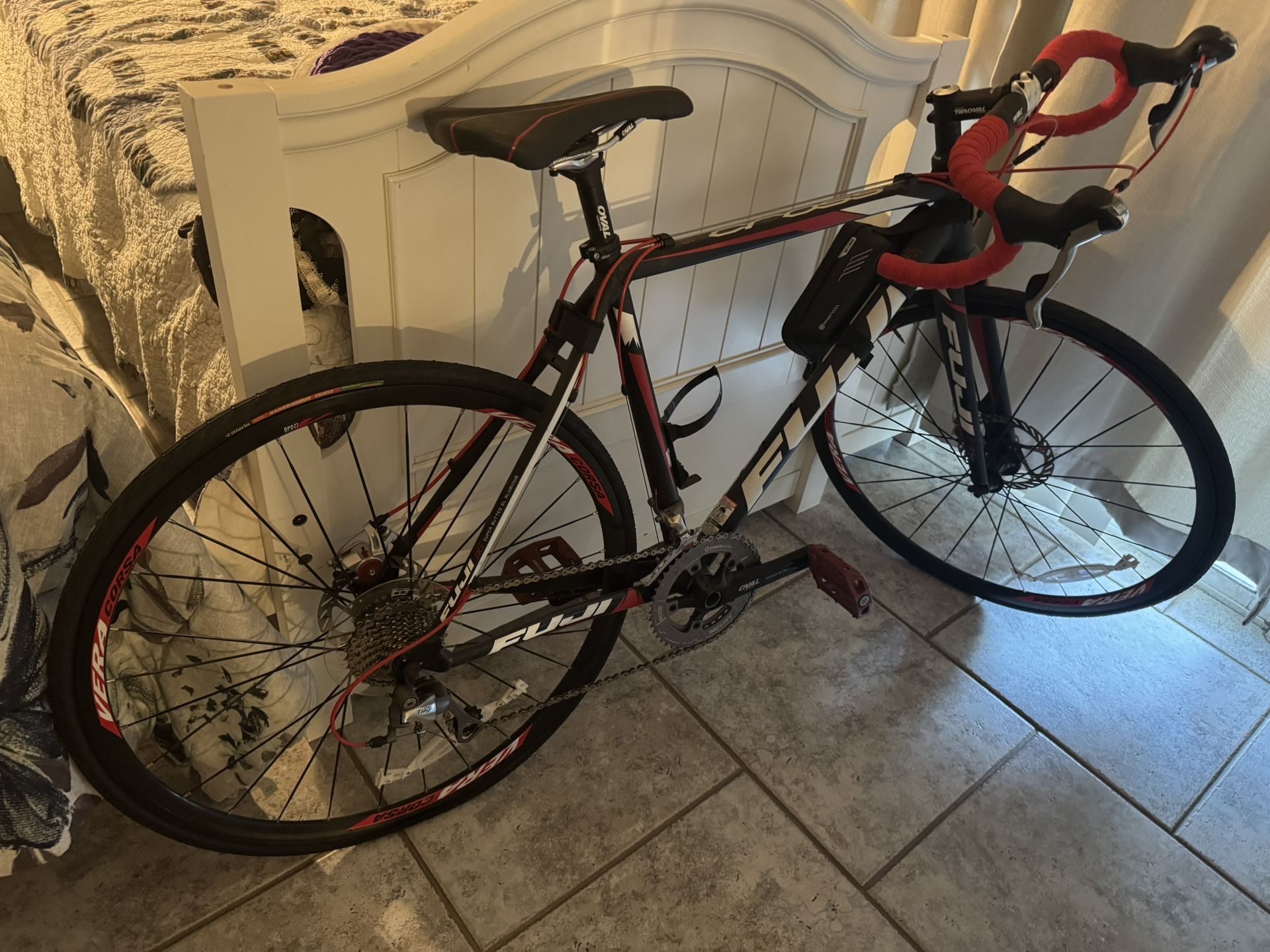Fiji Cross Bike With Base 